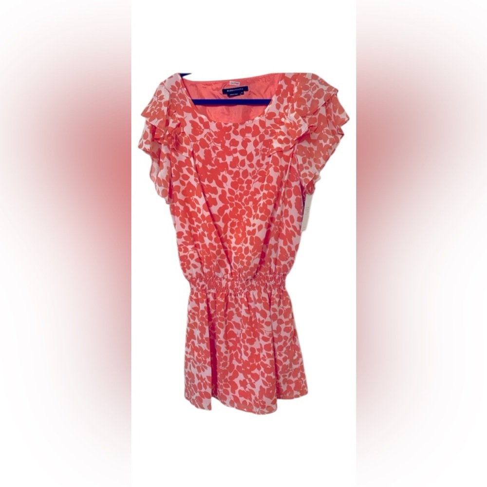 NWT BCBG flutter sleeve top color is coral/orange with white size M​